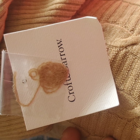 Sweater - Picture 10 of 10